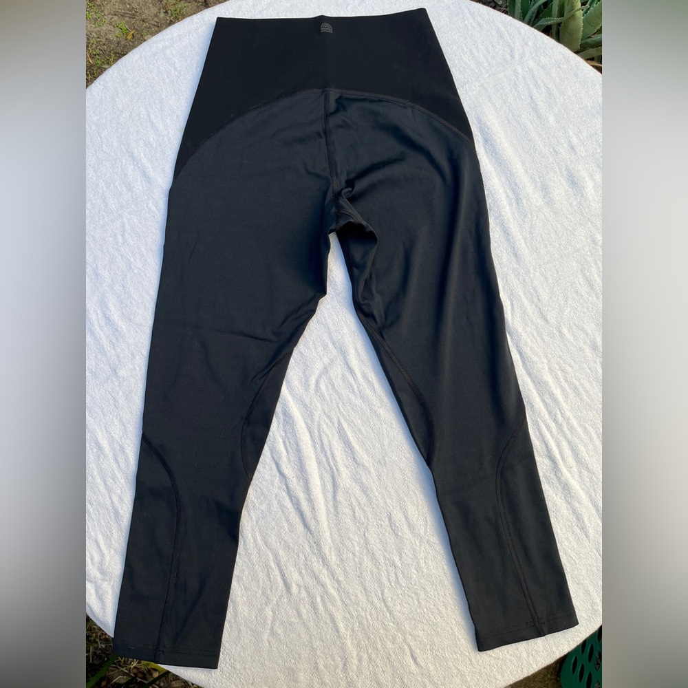 LNDR cropped color block leggings